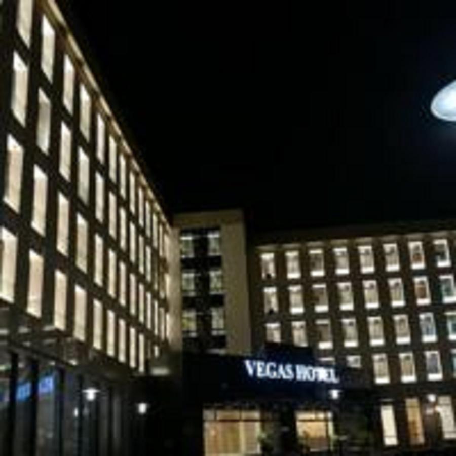 Vegas Hotel - Nay Pyi Taw Naypyidaw Zewnętrze zdjęcie